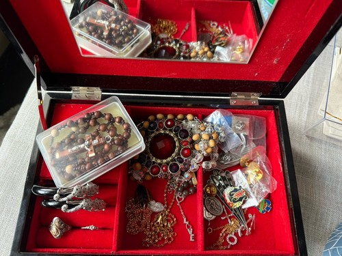 Estate sale jewelry - sale:, music