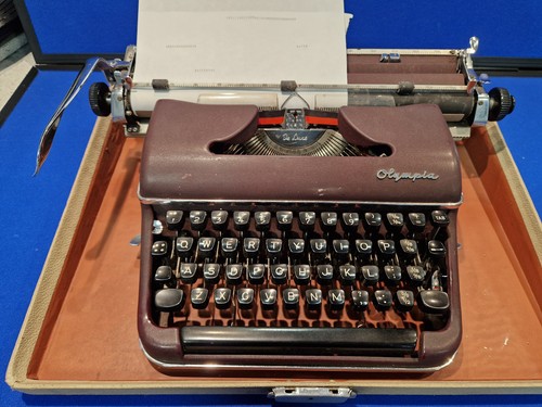 Vintage olympia portable - olympia,
