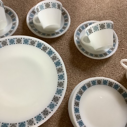 Pyrex chelsea pattern - pyrex,
