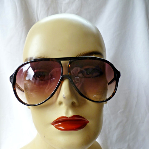 Oskar levinski brown tortoise - oskar,