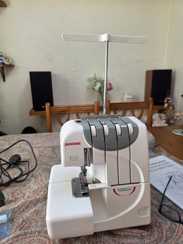 Janome 9300dx overlocker - janome,
