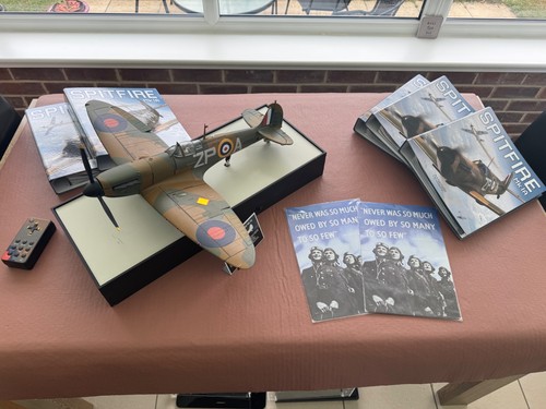 Hachette models spitfire - models,