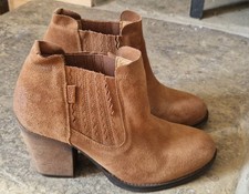 Levi Womens Tan Suede Chelsea