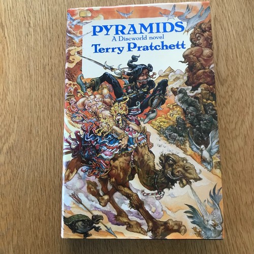 Pyramids terry pratchett - -,