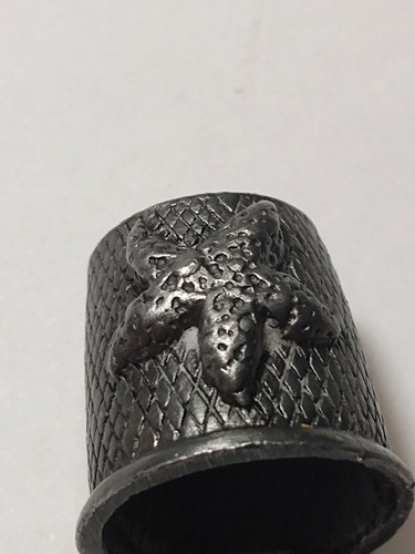 Vintage pewter thimble raised - pewter,