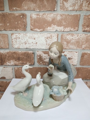 Lladro porcelain figurine - lladro,