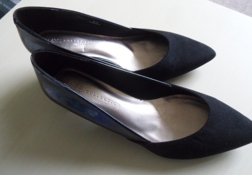Black court shoes wide - m,