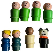8 Vintage 70s Fisher-Price Little People  Figures inc dog