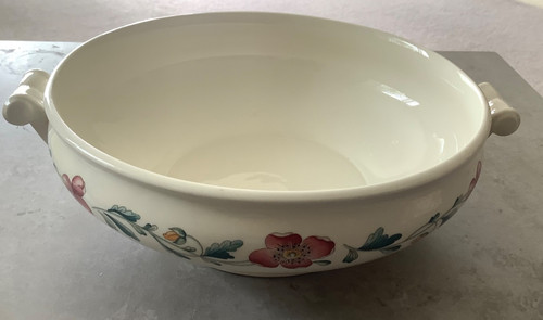 Wedgwood vegetable serving