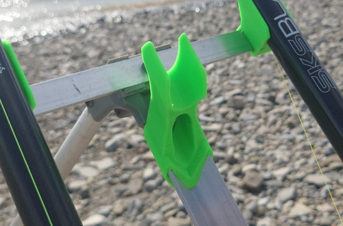 Fishing rod centre tripod - rod, rest