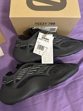 Adidas Yeezy Boost 700 V3