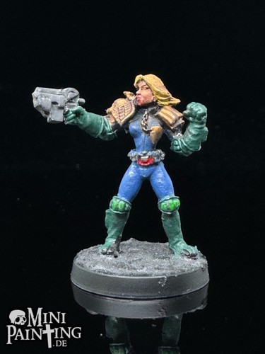 Judge dredd miniatures - judge, game