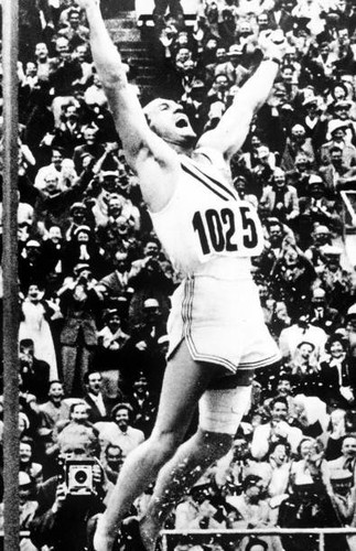 Olympics pole vault a s - s,