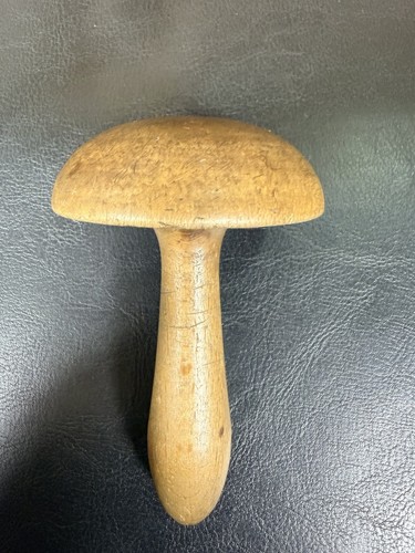 Vintage treen wooden darning - treen,