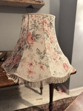 Large Vintage Scalloped Floral