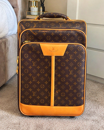 Louis vuitton monogram canvas - louis,