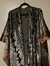 Shyanne Velvet Floral Tasseled