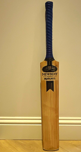 Newbery cricket bat-