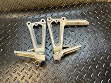 Honda CBR 600 FX FY R/H L/H Rear Footrest Hanger & Foot Peg Pegs  CBR600 99 00