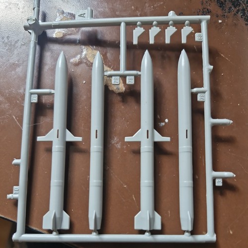 Spares italeri agm 88 - spares, agm-88