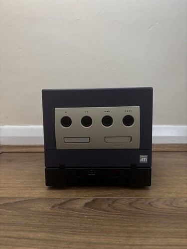Nintendo gamecube with gameboy - nintendo,