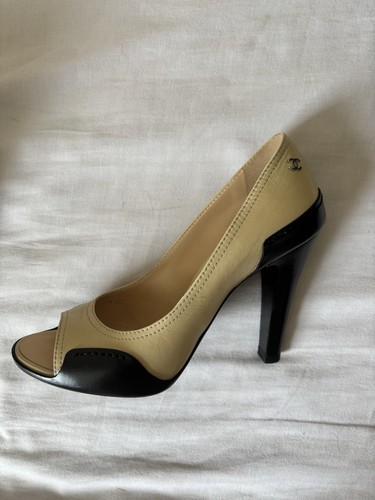 Chanel shoes size 5 - chanel,