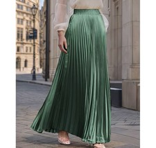 The Luxe Emerald Green Pleated