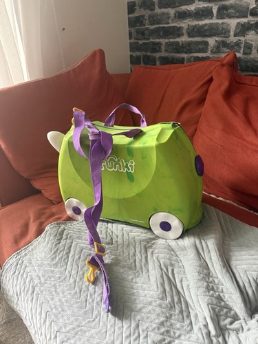Trunkisaurus dinosaur trunki - trunkisaurus,