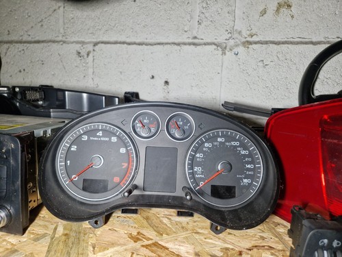 Audi instrument cluster - a3, 8p