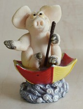PIG IN UMBRELLA ORNAMENT - PIGGIN WEATHER 1999 COLLECTORS CLUB DAVID CORBRIDGE 