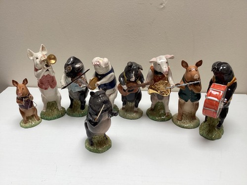 Beswick pig promenade - beswick,