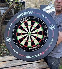 Winmau Blade 6 Dartboard Set inc 6 darts, excellent used condition