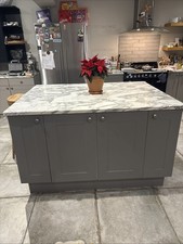 Howdens Island With Worktop