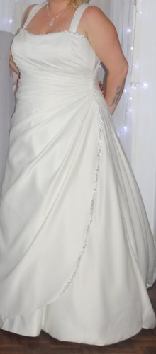 Beautiful wedding dress - beautiful, size