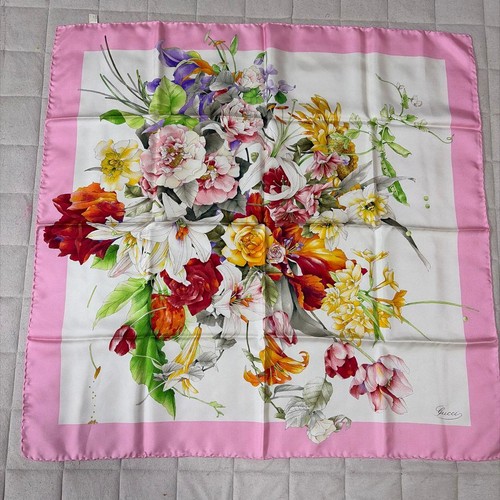Gucci large silk scarf floral - silk,