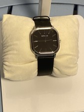 BREDA Minimalist Square Case