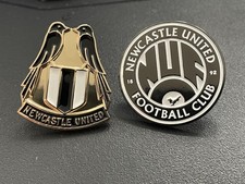 2nr NEWCASTLE UNITED - BADGES