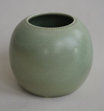Small Susie Cooper Sgraffito Incised Studio Pottery Modernist Vase