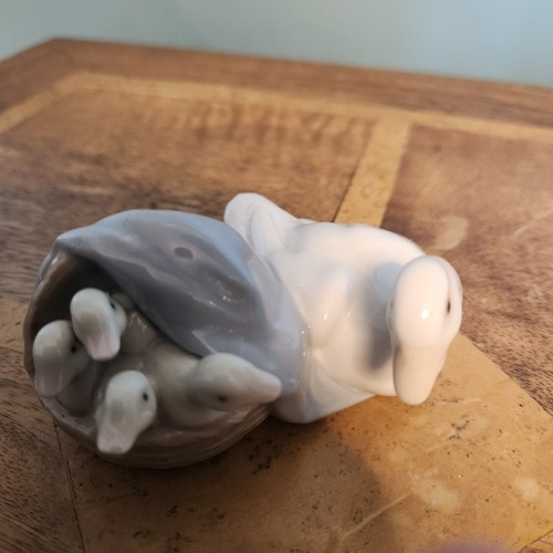 Lladro mother duck - mother, with