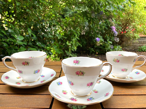 Pretty vtg trio set royal - pretty,