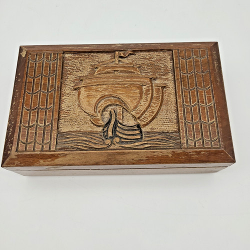 Vintage old hand carved wooden - old,