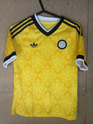Leeds united football shirt - united,
