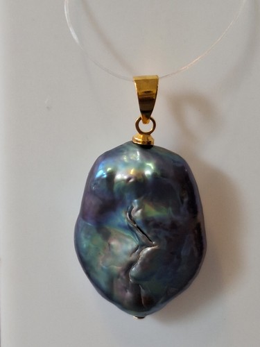 Large black baroque freshwater - baroque,
