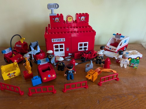 Duplo fire station - station, and