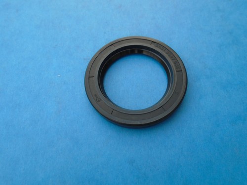 Genuine triumph crankshaft - genuine, oil