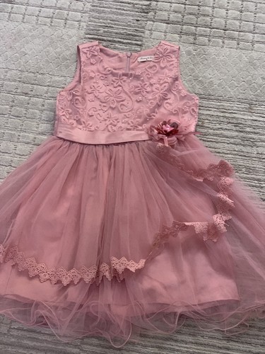 Sleeveless pink dress - , with