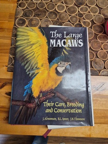 Large macaws their care - :,