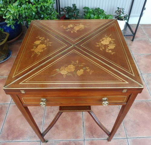 Maple and games - ,