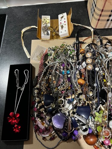 Vintage jewellery job - vintage,