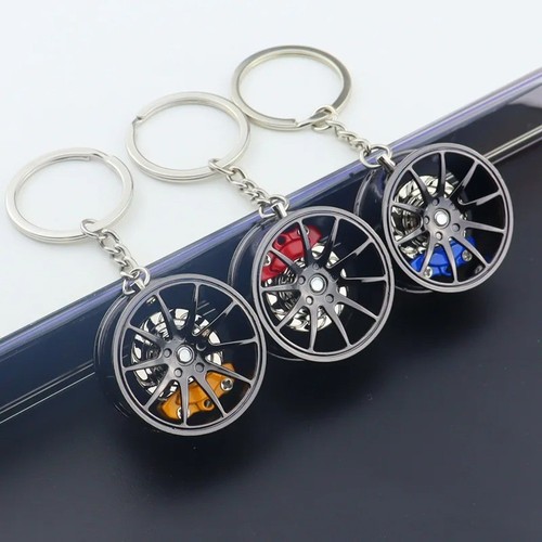 Wheel hub keychain - wheel,